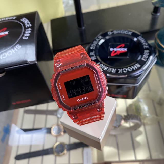 新款出货卡西欧G-SHOCK DW_5600SK-1PRS G-SHOCK冰韧系列 坚韧出型手表运动男手表数字显示潮流防水电子表G-5600基本功能：防水：20