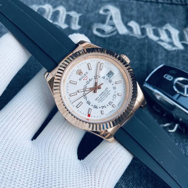 白壳 金20 品牌: 劳力士Rolex Sky-Dweller 系列: 纵航者型系列 简称：天行者恒心之作 类型：精品男士腕表 商务百搭 表带：316精钢表带