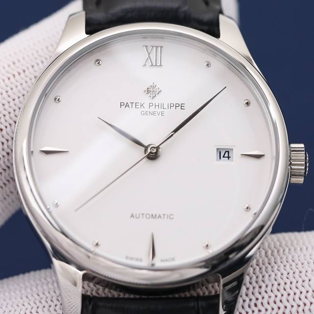 白壳 金壳 〔最新爆火热门款 百达翡丽 Patek Philippe 采用独特的表盘设计 搭配而来的是更高档奢华的腕表， 初识百达翡丽必憧憬有朝一日能拥有它，戴