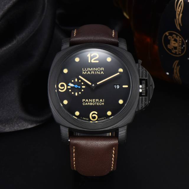 沛纳海--Panerai 类型：男士顶级腕表 机芯：有全自动上海机械机芯 表壳：316L精钢表壳 镜面：矿物强化防摔玻璃 皮带：真牛皮表带 尺寸：直径44Mm，