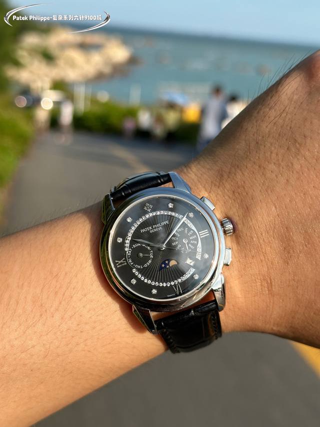 白 -金 百达 翡丽patek Philippe 复杂系列六针男表爆款 多功能腕表！ 1搭载原装进口9100星期月份月相动能功能机芯机械表！ 2表盘上采用经典独