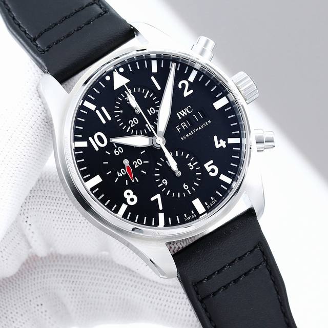 皮 布带 钢带 Tw新品！ Iwc 万国飞行员系列Iw378003. 1.腕表采用玫高科技镀金，做工成熟，线条清晰而富有立体感，颜色搭配和谐，非常百搭。 2.与