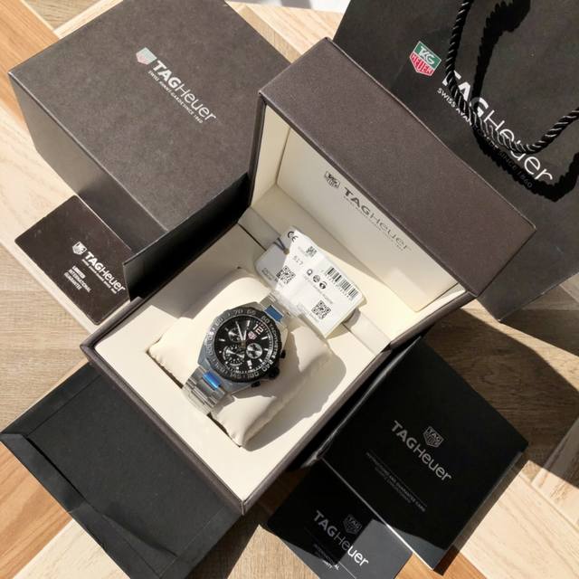 Original Tagheuer 泰格豪雅F1系列石英男士腕表 原单货！六针计时带日历！瑞士原装机芯！精钢表壳，蓝宝石玻璃！专柜售价一万多！～43Mm表径！配