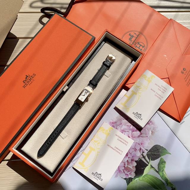 Hermes 爱马仕 中古款 Kelly2手表 多色皮带可选 这款手表是爱马仕2005年推出的款，作为中古款在香港日本等古着店又突然大火。国内的手表代工厂又接到