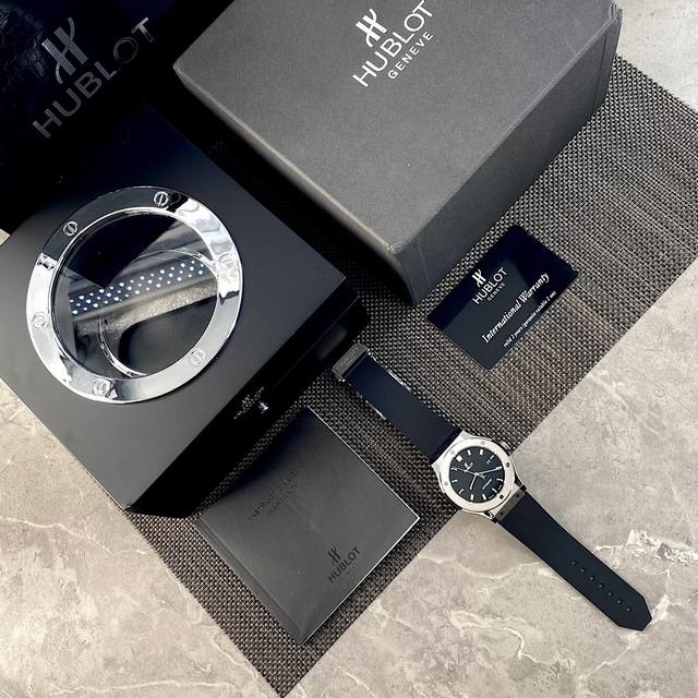 原单宇舶Hublot 恒宝 经典融合系列 ！最新推出宇舶男款45Mm，机械高端腕表，真正原单级别，所谓原单当然是从内到外，咱们机芯也是采用复刻顶级超级薄原装进口