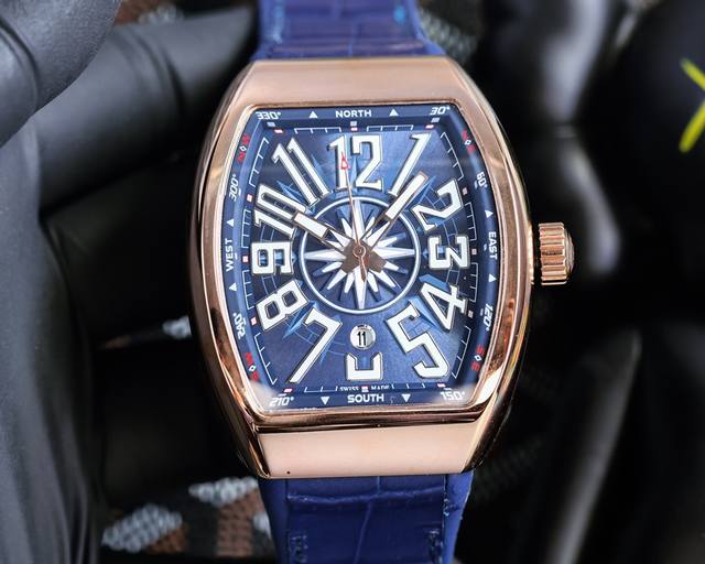 法兰克 穆勒 Franck Muller V45 Sc Dt系列54*42*15Mm 全自动机械机芯 蓝光镀膜玻璃 牛皮表带底部橡胶 折叠扣 糅合运动设计风格