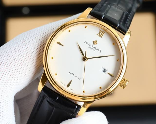 金+50最新爆火热门款 百达翡丽 Patek Philippe 采用独特的表盘设计 搭配而来的是更高档奢华的腕表， 初识百达翡丽必憧憬有朝一日能拥有它，戴上百达