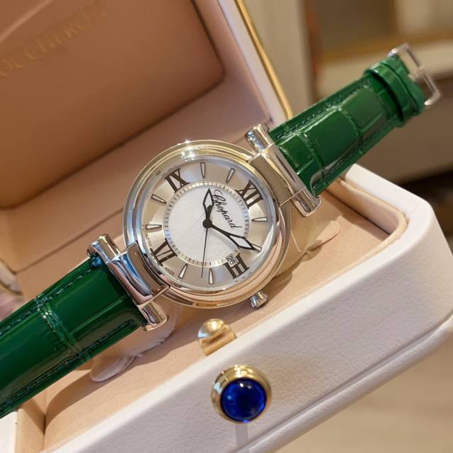 金+20 萧邦 肖邦Chopard Imperiale 系列腕表。全套316精钢材质，此表款全手工镶嵌施华洛世奇水晶钻，成为了美式奢侈生活风格的代表！石英机芯以