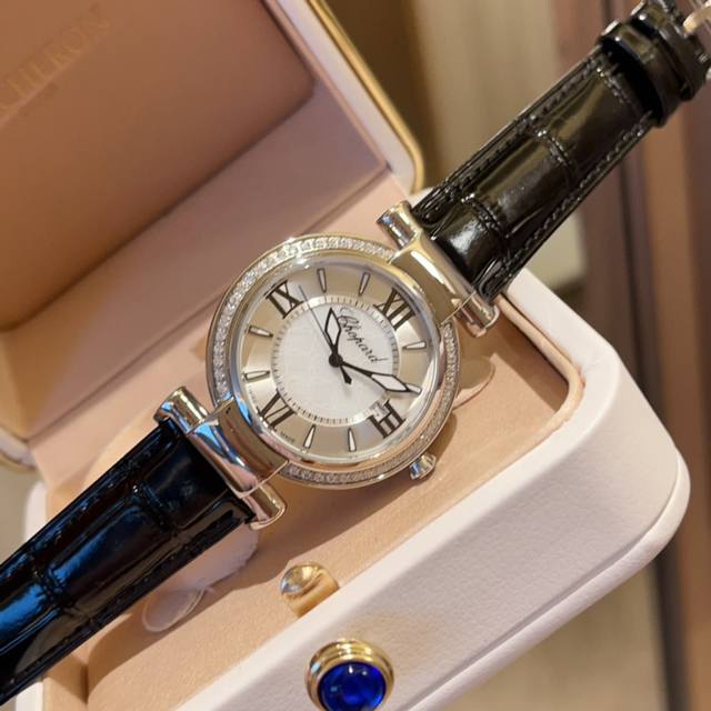 金+20 萧邦 肖邦Chopard Imperiale 系列腕表。全套316精钢材质，此表款全手工镶嵌施华洛世奇水晶钻，成为了美式奢侈生活风格的代表！石英机芯以