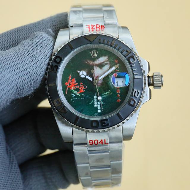 新品 劳力士Rolex 黑神话 悟空 系列顶级玩物毒货，不喜欢撞款街表水鬼的你，他绝对是你的知音。用劳力士最经典的潜航系列水鬼作为原型，经过圈口的二次改装，然后