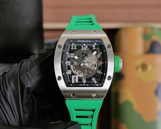 理查德米勒 Richard Mille Rm010全新工艺时尚更前卫镂空设计最新特别款 矿物质防刮镜面玻璃 配置316L精钢表壳 耐磨天然进口橡胶表带 全自动进