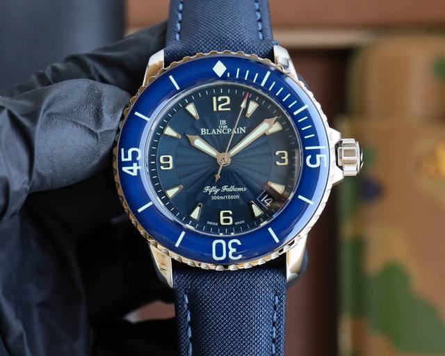 玫壳+30宝珀 Blancpain 五十浔系列日本西铁城机械42*14Mm兰宝石玻璃尼龙帆布表带 原装针扣独具匠心的设计，诠释了时间的定义