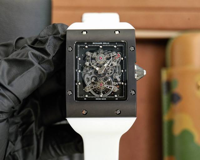 理查德米勒 Richard Mille 全新陶瓷工艺时尚更前卫镂空设计最新特别款 矿物质防刮镜面玻璃 配置316L精钢表壳 耐磨天然进口橡胶表带 全自动进口机械