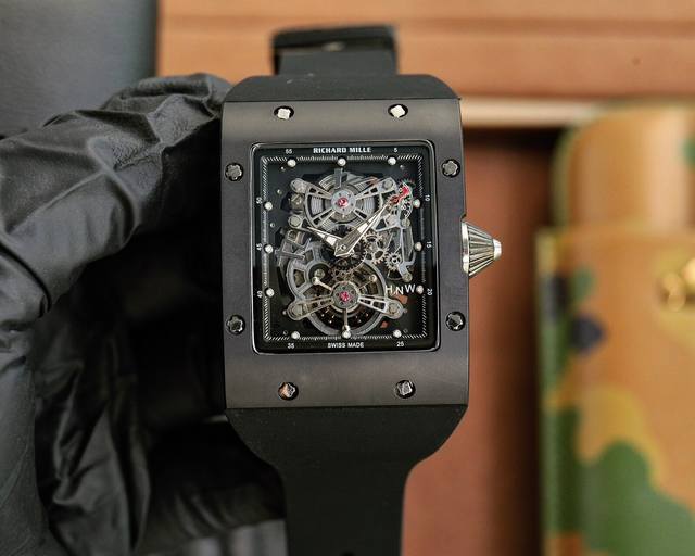 理查德米勒 Richard Mille 全新陶瓷工艺时尚更前卫镂空设计最新特别款 矿物质防刮镜面玻璃 配置316L精钢表壳 耐磨天然进口橡胶表带 全自动进口机械