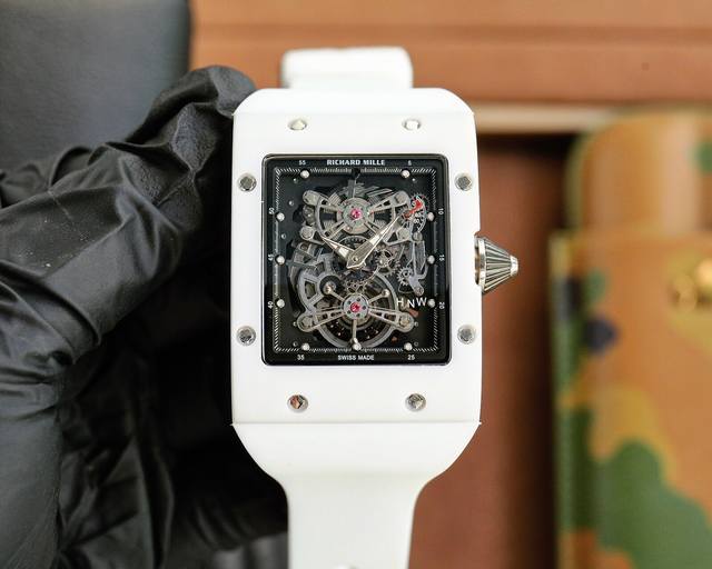 理查德米勒 Richard Mille 全新陶瓷工艺时尚更前卫镂空设计最新特别款 矿物质防刮镜面玻璃 配置316L精钢表壳 耐磨天然进口橡胶表带 全自动进口机械