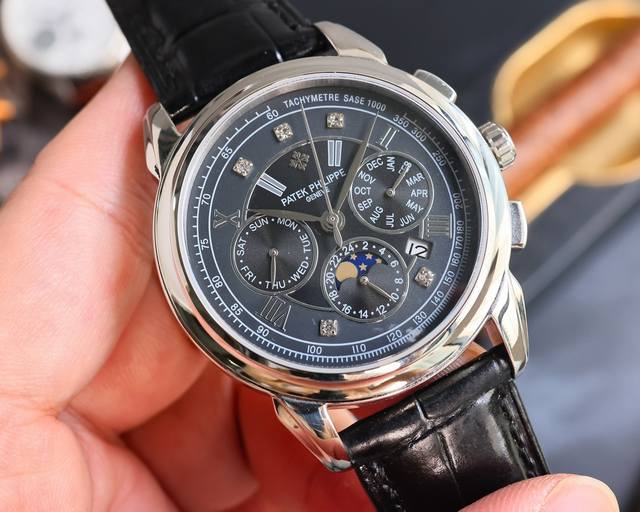 白 金 钻50 百达翡丽Patek Philippe惊艳登场，41毫米的表径适配大众男性手寸，非常商务可亦休闲。视觉冲击力强，令人过目不忘，实物质感更加优美。