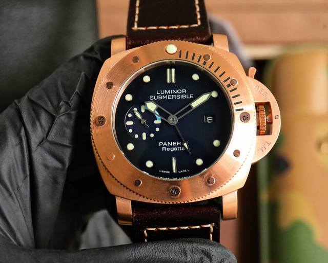 白壳 玫壳 沛纳海 Panerai 弧型镀膜玻璃 44Mm*16Mm 头层牛皮表带搭配原装针扣 全自动机械 一款来自硬汉的手表