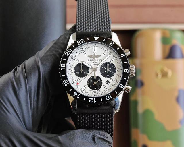 白壳 原装扣+50 百年灵 Breitling 复仇者系列 日本多功能石英 43*13Mm 拱桥强化玻璃 意大利牛皮表带 原装扣 复仇者黑鸟侦察机 承载着改变历