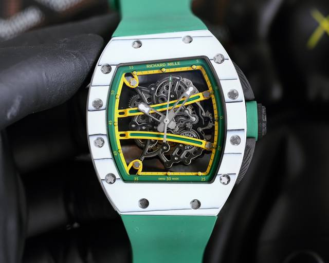 碳纤 理查德 米勒Richard Mille --全碳纤维 Rm 61-01终极跑道 再次与牙买加短跑运动员 Yohan Blake 合作设计，独特的非对称式表