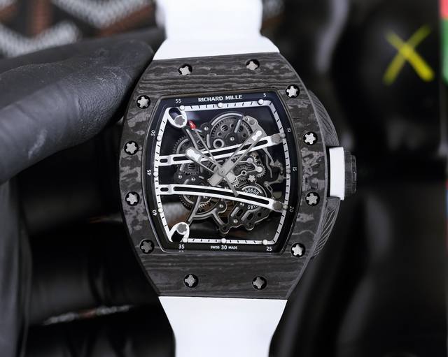 碳纤 理查德 米勒Richard Mille --全碳纤维 Rm 61-01终极跑道 再次与牙买加短跑运动员 Yohan Blake 合作设计，独特的非对称式表