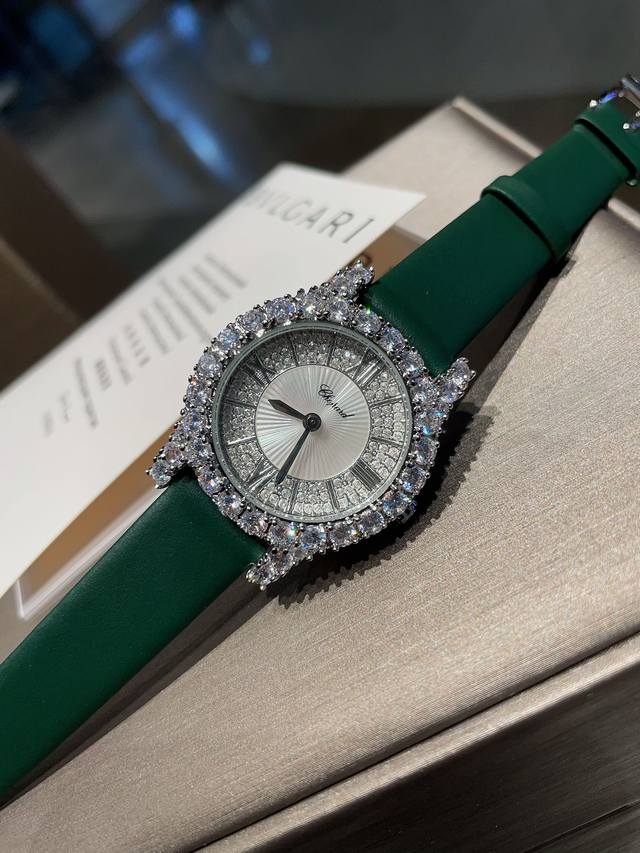 肖邦-Chopard 高级珠宝系列，L'heure Du Diamant系列钻石手表，珠宝镶嵌制作技艺 ，镀18K金镶钻 ，给人眼前一亮的惊喜 ，每一颗钻石都是