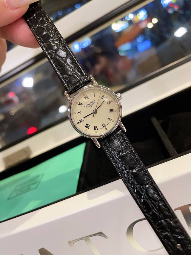 皮带金白同价 #中古浪琴小金表 浪琴中古表，Vintage西洋Longines简约小金豆，简直太别致了！小尺寸26Mm低调又不失细节的美，表盘刻度也太纤细秀气了