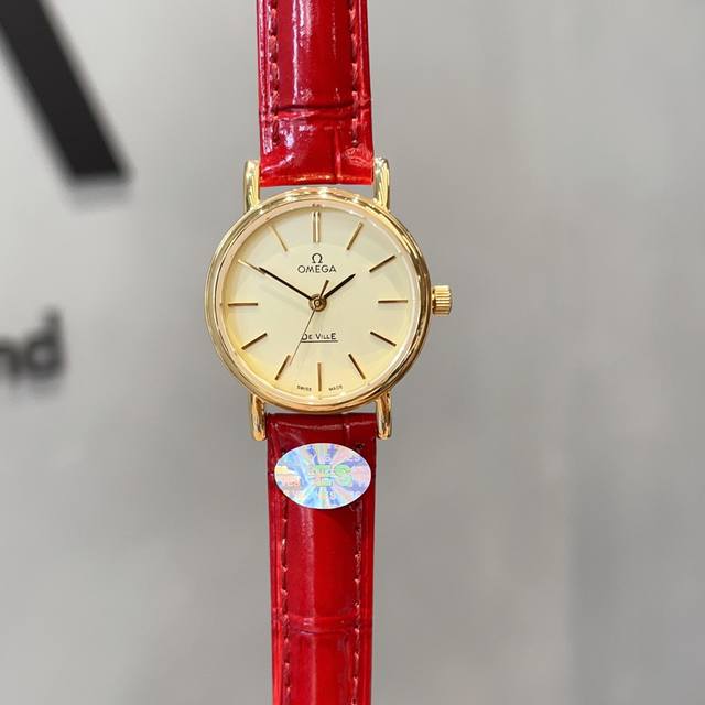 皮带白 枚 #中古欧米茄 Vintage西洋Longines简约小金豆，简直太别致了！小尺寸26Mm低调又不失细节的美，表盘刻度也太纤细秀气了吧！复古独特，上手