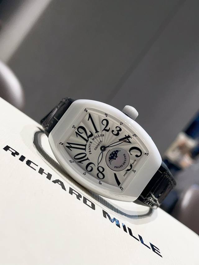 陶瓷壳 普通白由壳 最新款Abf 法穆兰Franck Muller V32 进口陶瓷系列 1.表壳采用高温进口韩国 陶瓷坚固耐用 字面以深海贝壳表盘或镶贴浮雕