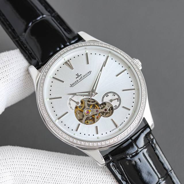 金白同价: 升级版全面到货，顶级品质-积家Jaeger-Lecoultre 精品男士腕表，四针分离，技艺精湛，独具匠心，尊贵大气，绅士风格。采用亚洲进口的全自动