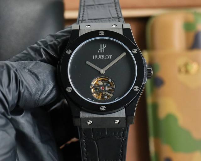 白壳 玫黑 恒宝 Hublot 玻璃 45Mm*13Mm 头层牛皮表带 原装扣 全自动机械机芯 浓浓的金属酷感 始终带给你视觉上的冲击