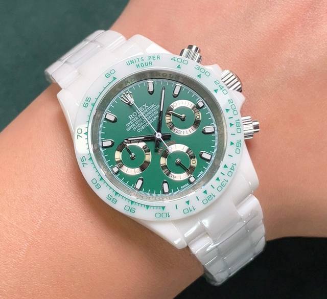 新品劳力士Rolex 迪通拿系列 陶瓷表壳 尺寸43Mm 矿物质镀膜玻璃耐磨 超强夜光 日本多功能计时石英机芯 陶瓷表带 原装扣 爱不释手的劳力士迪通拿 品不完