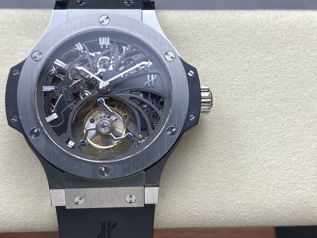 恒宝Hublot.大爆炸陀飞轮 终极升级版 升级如下：升级使用原装壳套起模壳身，搭配升级版真陀飞轮心脏，加强防震，解决了市场普通版本“缝合度不高有缝隙、机芯返修