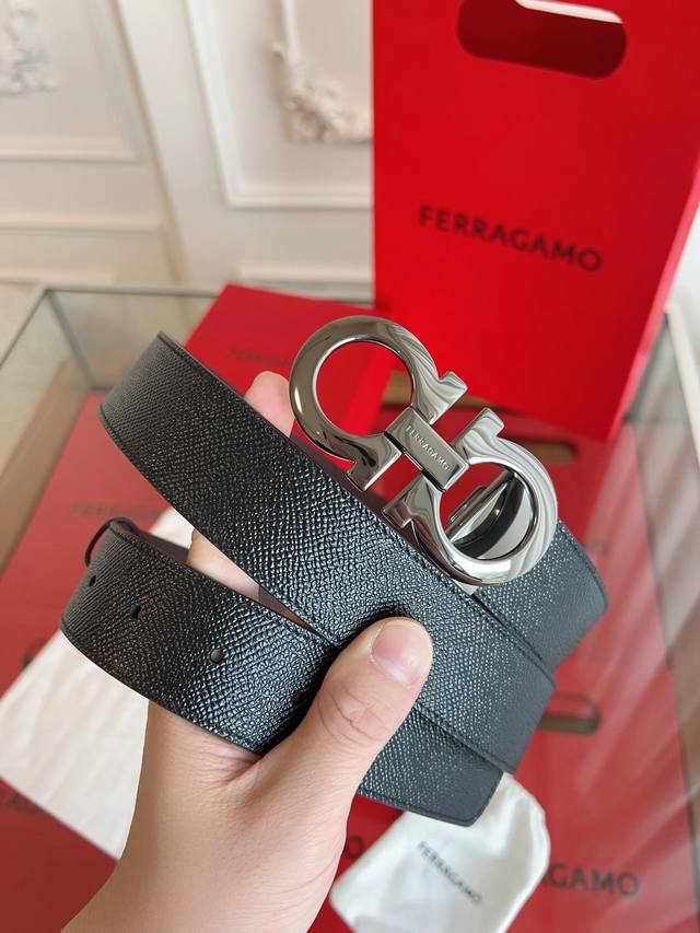 特 Ferragamo.菲拉格慕 全套新款包装 宽度3.5Cm 高级定制款男士皮带 双面进口牛皮 可双面使用 自行选择搭配 真材实料 很有质感 时尚经典不失风范