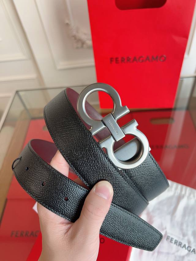 特 Ferragamo 菲拉格慕 官网同款早秋新品 宽度:3.5Cm 代购品质 带身双面进口小牛皮 支持芯片扫码 长度可自行裁剪 让你体验专柜般的感觉 经典款升