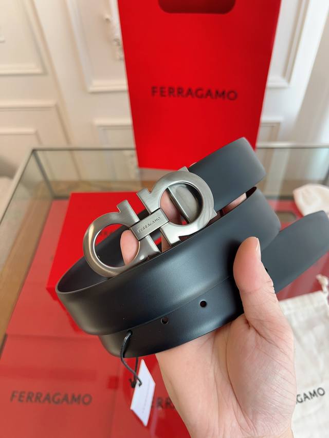 特 Ferragamo 菲拉格慕 官网同款早秋新品 宽度:3.5Cm 代购品质 带身双面进口小牛皮 支持芯片扫码 长度可自行裁剪 让你体验专柜般的感觉 经典款升