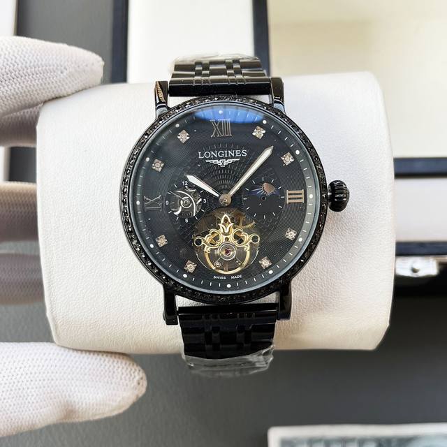 统一价格: 浪琴-Longines火爆新品 搭载全自动机械机芯 316精钢表壳 简约镂空设计 简约时尚 优雅尊贵 矿物质强化玻璃镜面 真牛皮表带 商务休闲 精致