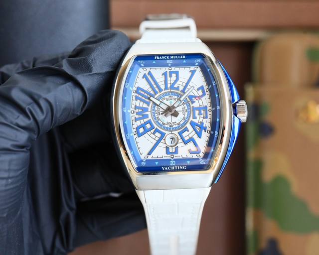 法兰克 穆勒 Franck Muller V45 Sc Dt系列54*42*15Mm 全自动机械机芯 蓝光镀膜玻璃 牛皮表带底部橡胶 折叠扣 糅合运动设计风格