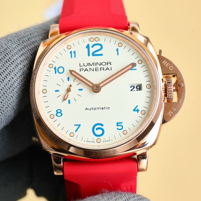 白 金 V7厂迪丽热巴同款超薄小尺寸 沛纳海-Panerai Luminor Due系列 机芯采用海欧自动机械机芯 表径:42Mm 整个壳身厚度得以降低近四成！