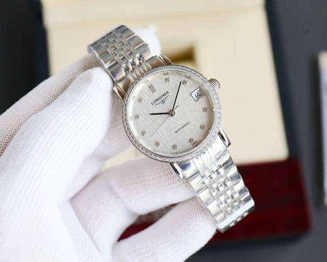 台湾厂出品 白 -金 钢+20 钻+20 Longines-浪琴，博雅情侣系列 腕表男尺寸39.5X11Mm。女尺寸32×10Mm。纤薄的圆弧型壳套 防水可达1 - 点击图像关闭