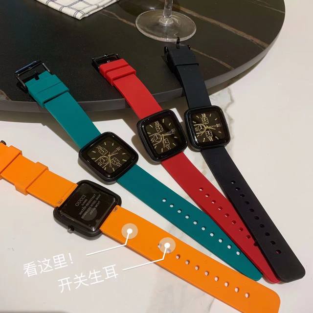 古驰Gucci 欧尚潮牌方形六针时尚手表时尚大气百搭，简约的风格向来都是不简单，只会让你搭配无忧，更让你光彩倍增， 适合多种类型的人群，表玻璃采用矿物质加硬玻璃