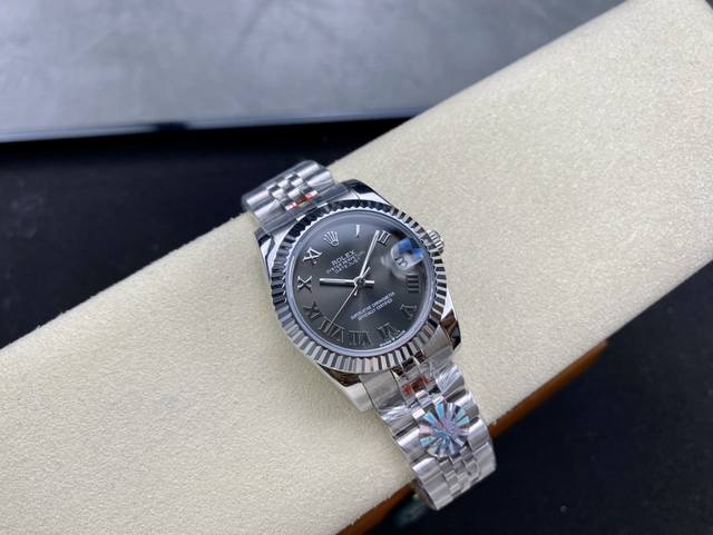 女款 劳力士Rolex 单历 日志型31Mm 直径 31Mm 机芯 搭载全自动机械机芯 圈口 劳力士Ringcommand三角坑纹 光圈 钻圈 镜面 防刮蓝宝石