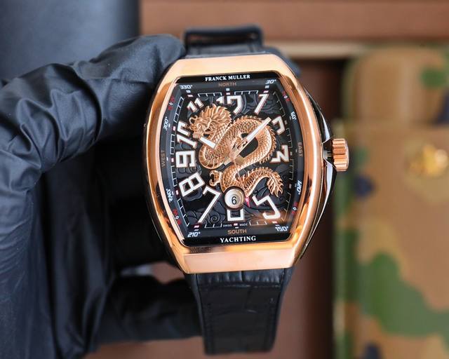 法兰克 穆勒 Franck Muller V45 Sc Dt系列54*42*15Mm 全自动机械机芯 蓝光镀膜玻璃 牛皮表带底部橡胶 折叠扣 糅合运动设计风格