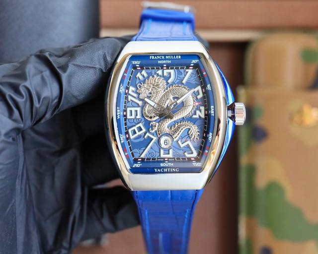 法兰克 穆勒 Franck Muller V45 Sc Dt系列54*42*15Mm 全自动机械机芯 蓝光镀膜玻璃 牛皮表带底部橡胶 折叠扣 糅合运动设计风格