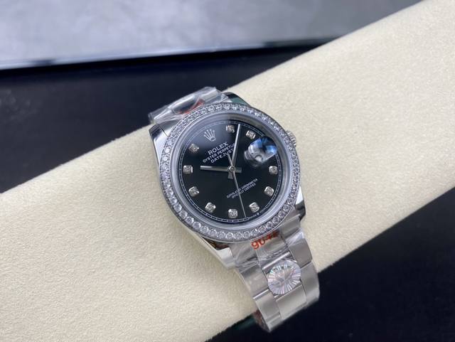 劳力士Rolex 单历 日志型系列 36Mm 直径 36Mm 机芯 搭载全自动机械机芯 圈口 劳力士Ringcommand三角坑纹 光圈 镜面 防刮蓝宝石玻璃镜