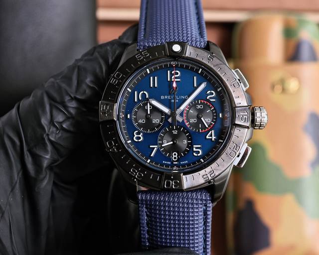 同价 ，百年灵 Breitling 复仇者系列 日本多功能石英 43*13Mm 拱桥强化玻璃 意大利牛皮表带 原装扣 复仇者黑鸟侦察机 承载着改变历史的使命