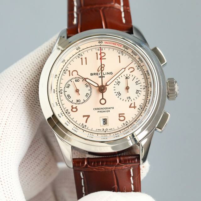 百年灵璞雅B01计时腕表42Premierb01Chronograph42 316L精钢，42毫米，锅盖弧面水晶玻璃，双面防眩处理，透明蓝宝石，原装折叠扣机芯7