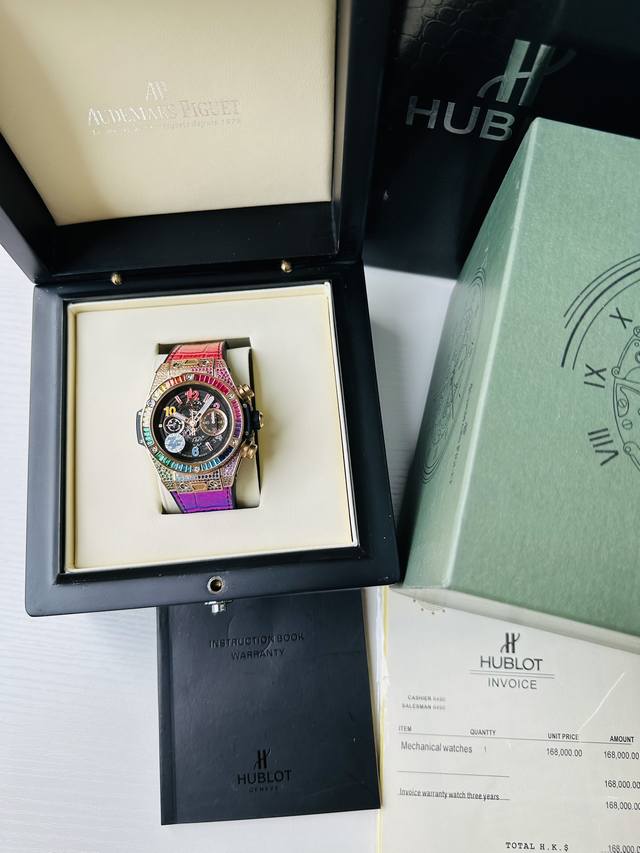 宇舶恒宝Hublot 英勇无畏，拳拳出击，简称“Hub”“恒宝”，Bigbang大爆炸元素材料计时码表V2版表壳采用进口316精钢材料 设计感爆炸搭载7750改