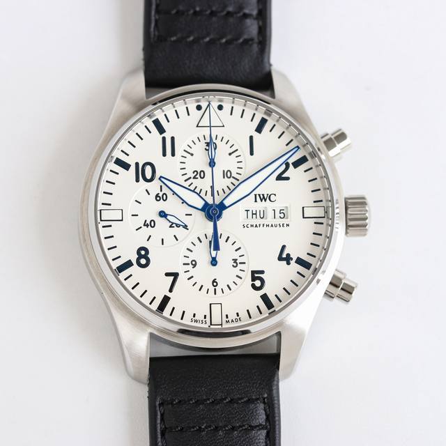 Tw新品！ Iwc 万国 43Mm 快拆表带 飞行员系列Iw378003. R29 1.腕表采用玫高科技镀金，做工成熟，线条清晰而富有立体感，颜色搭配和谐，非常