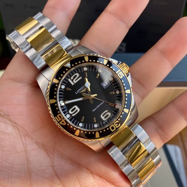 浪琴-Longines，康卡斯潜水系列男士腕表，浪琴中的水鬼，防水达300米，表径41Mm，搭载原装瑞士Eta64111即浪琴L157石英机芯，腕表使用精钢表壳