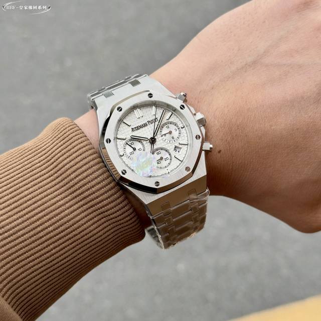 密底:白钢 -金黑钢 夹版:白钢 -金黑钢 Hbf Factory Ap-爱彼 Audemars Piguet 市场最高版本 原版开模，三件壳套，一比一原版复刻